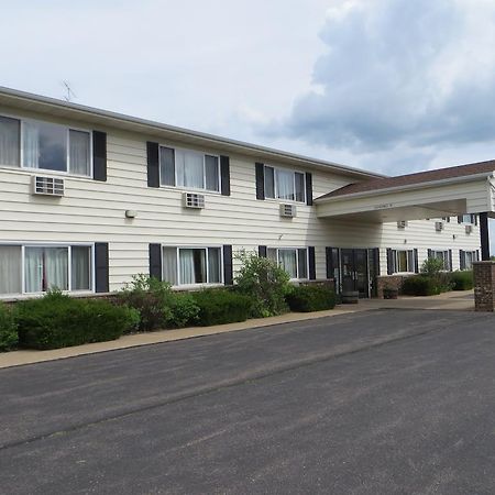Amerivu Inn Prentice Екстериор снимка