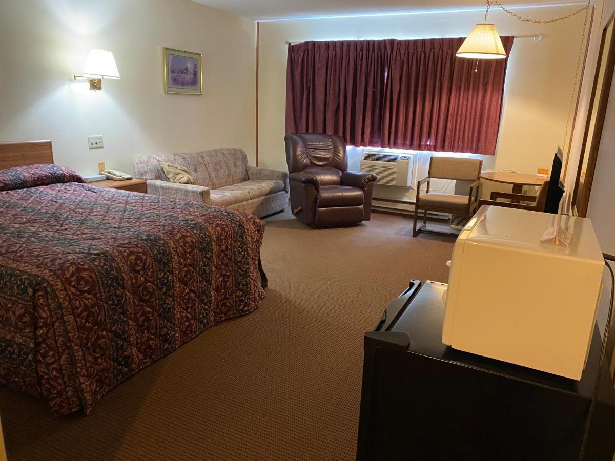 Amerivu Inn Prentice Екстериор снимка