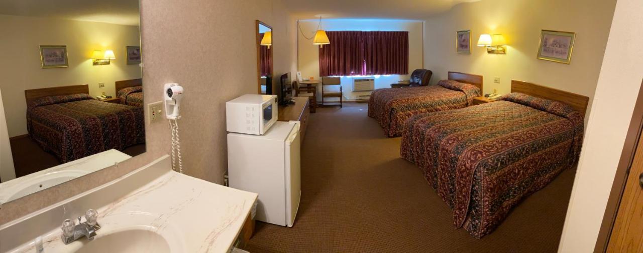 Amerivu Inn Prentice Екстериор снимка