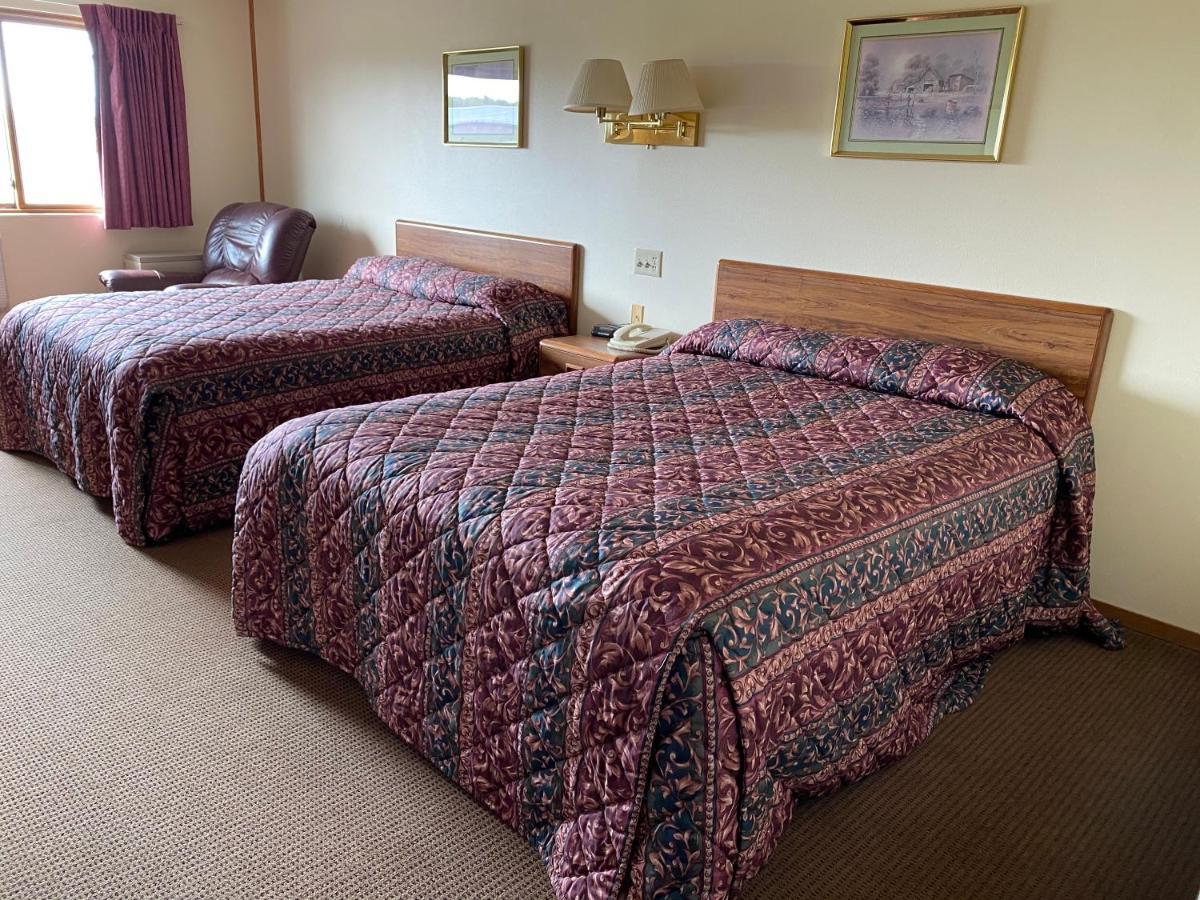 Amerivu Inn Prentice Екстериор снимка
