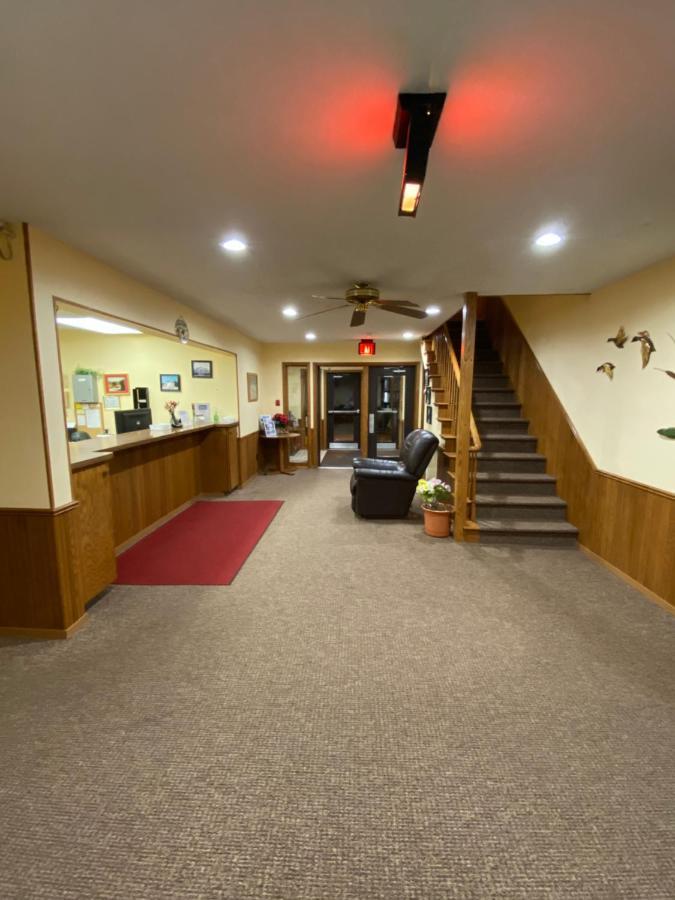 Amerivu Inn Prentice Екстериор снимка