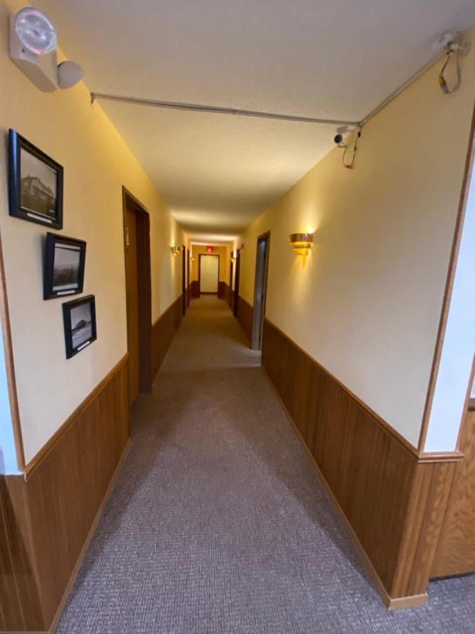 Amerivu Inn Prentice Екстериор снимка