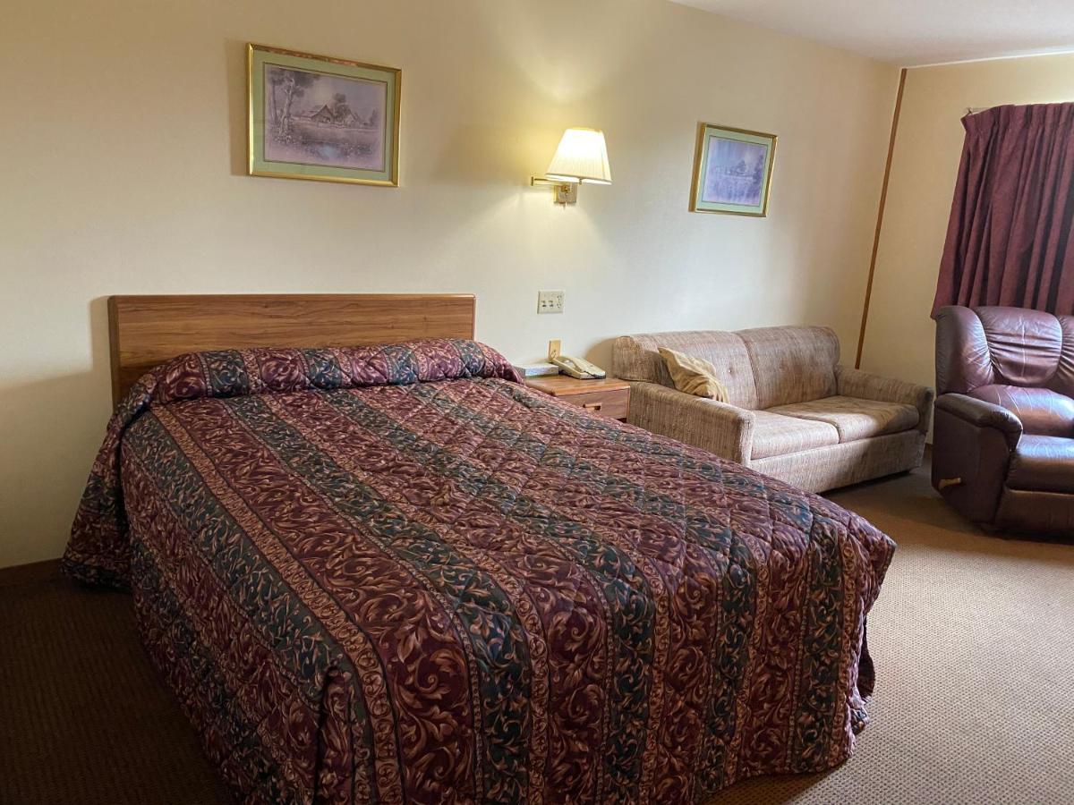 Amerivu Inn Prentice Екстериор снимка