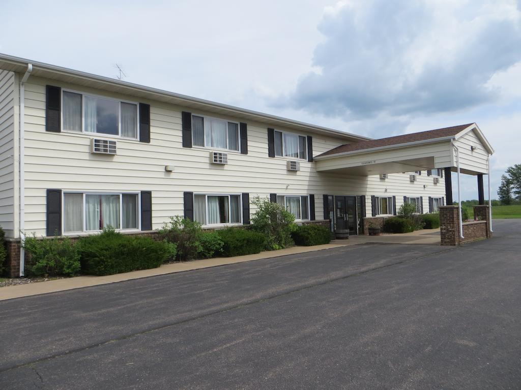 Amerivu Inn Prentice Екстериор снимка