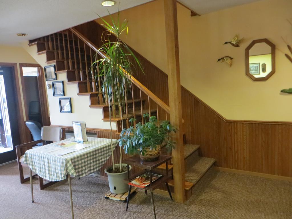 Amerivu Inn Prentice Екстериор снимка