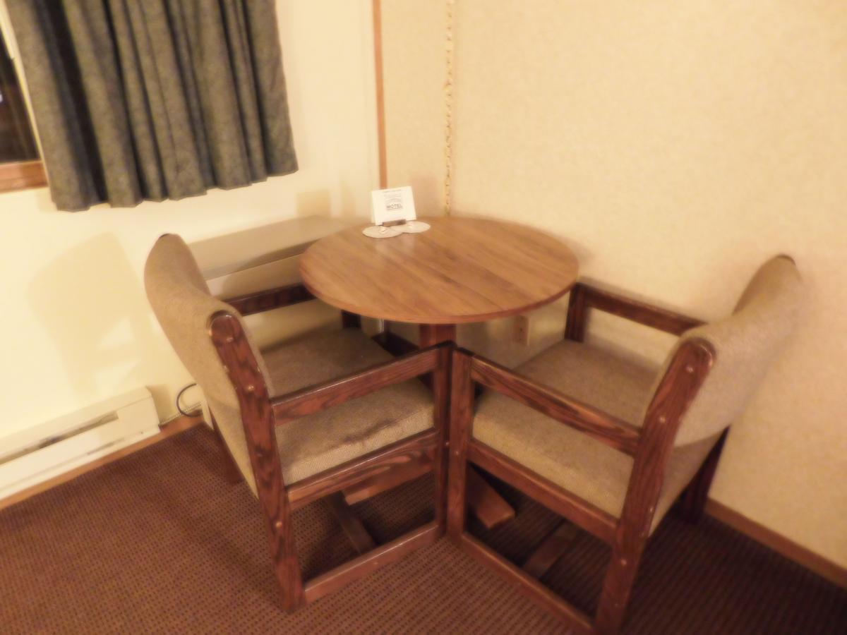 Amerivu Inn Prentice Екстериор снимка
